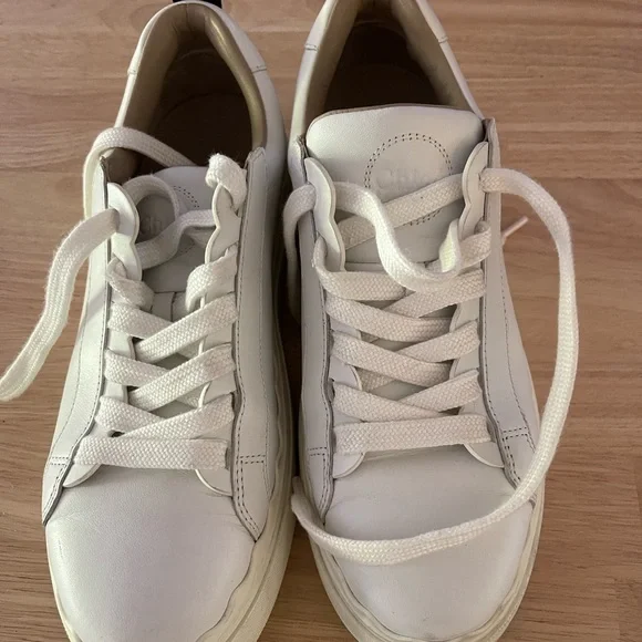 Chloé White Sneakers with Black Logo - Picture 2 of 11